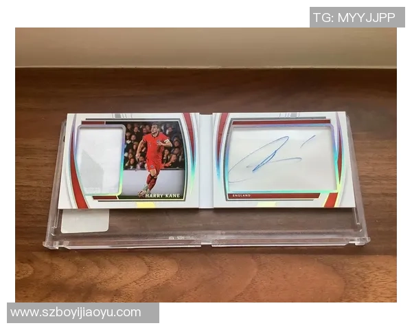 足球球星卡创意挂件 收藏与随身展示完美结合